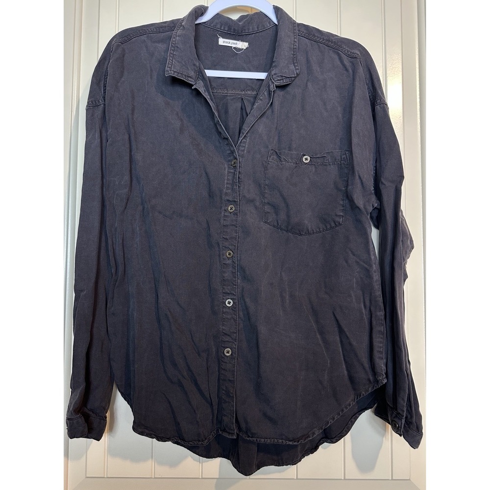 Sneak Peek Womens lyocell chambray long sleeve button up shirt sz L beach pool